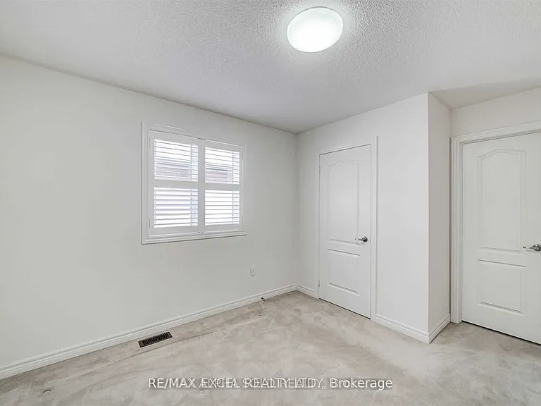 67 Alvin Curling Cres — Photo 34