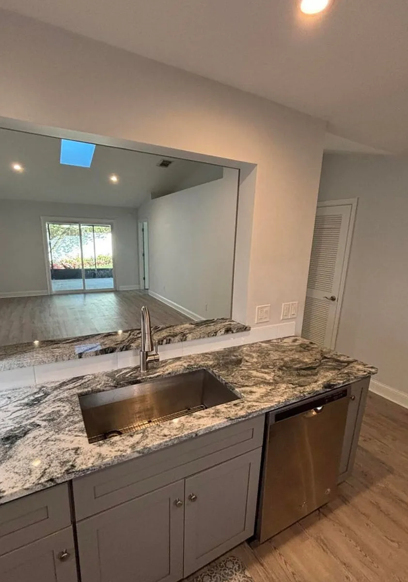 Building Photo - 149 Las Palmas Ln