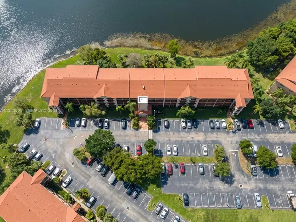 13705 SW 12th St APT 102B, Pembroke Pines, FL 33027