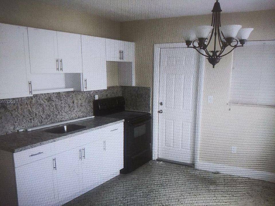 2nd image of 812 NW 34th Ave