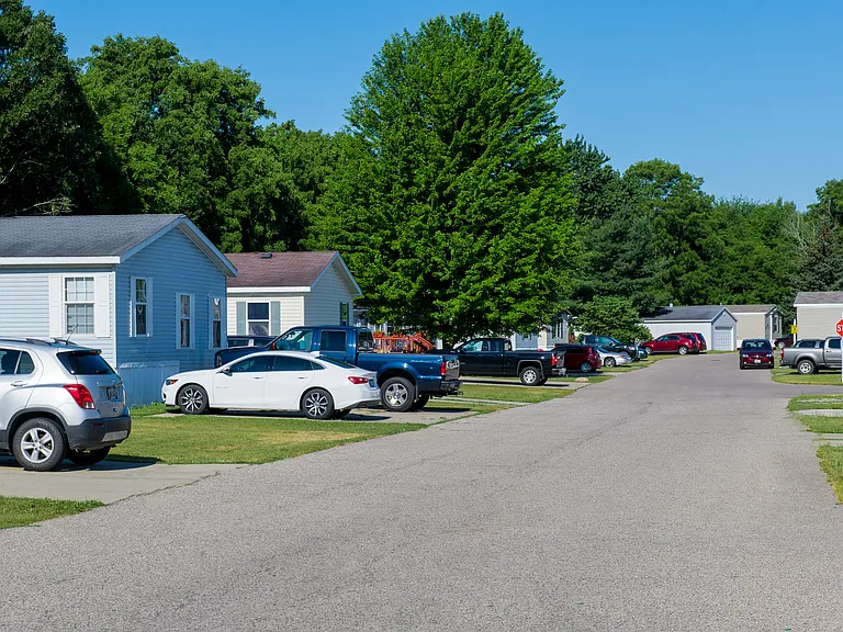 Broadview Estates — Photo 9