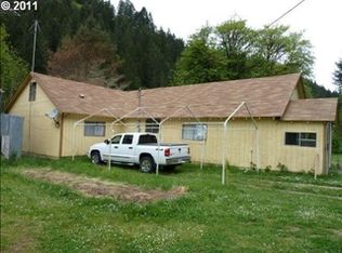924 Schad Rd, Elkton, OR 97436