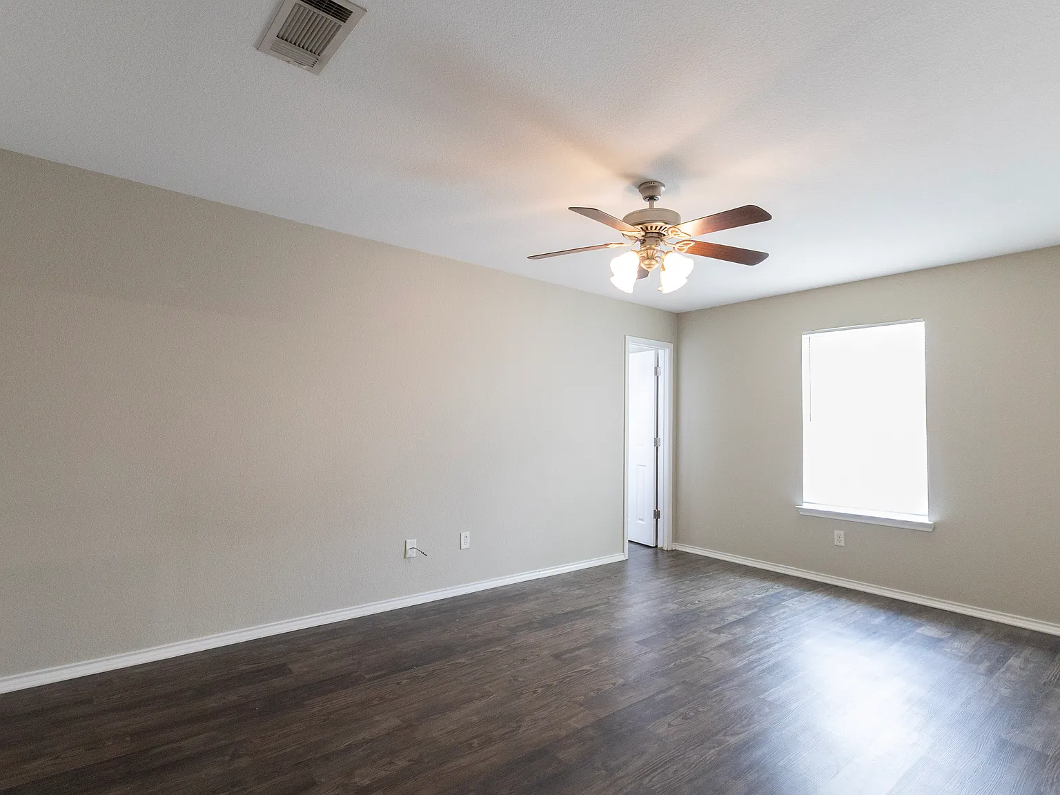 3 bed, 1626 sqft, $1,900 — Photo 4