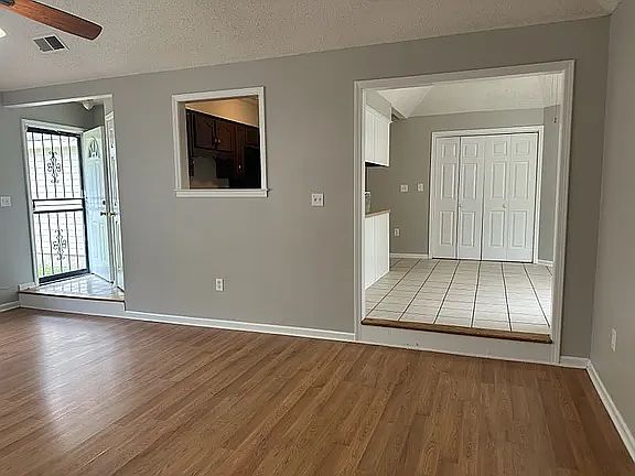 3rd image of 4891 Summitridge Dr