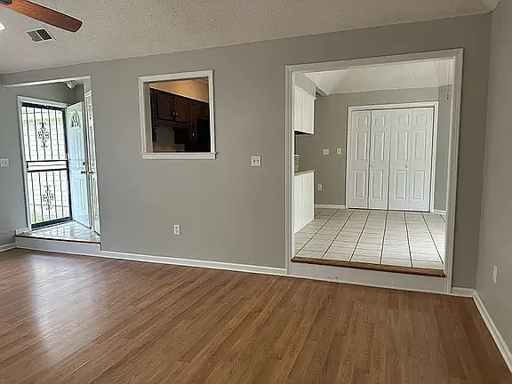 4891 Summitridge Dr — Photo 3
