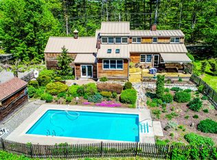 601 Pond Rd, Manchester, ME 04351