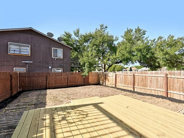 2303 Cedrick Cv #B — Photo 4