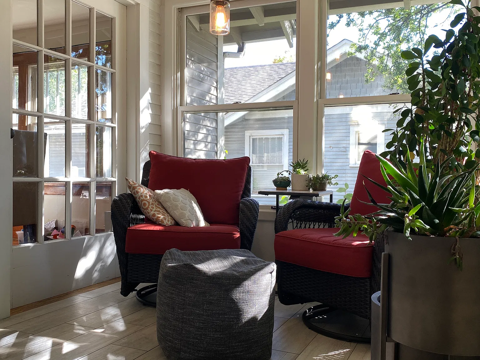 2 bed, 1100 sqft, $2,300 — Photo 3