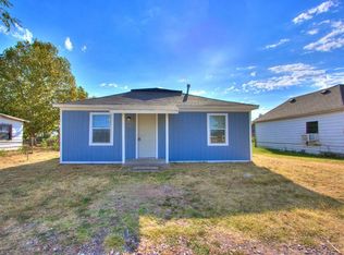 208 S Cimarron Rd, Tuttle, OK 73089