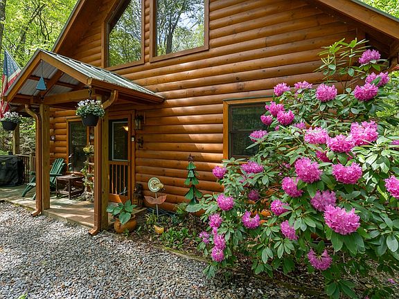 2nd image of 267 Laurelwood Cir