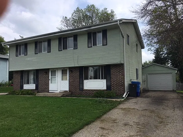 3 bed, 1.5 bath, 1150 sqft, $1,595