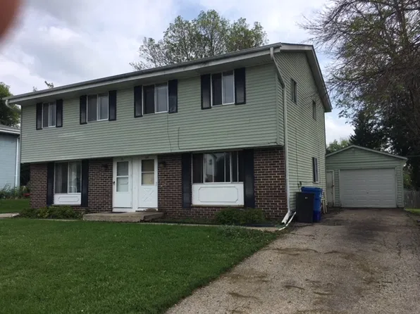 3 bed, 1.5 bath, 1150 sqft, $1,595, 1049-1051 Perry St #1049, Watertown, WI 53098