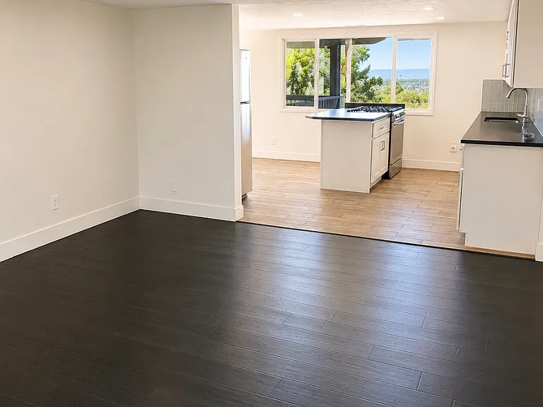 2459 E Catalina Dr — Photo 5