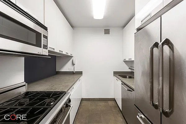 Rented by CORE | media 5