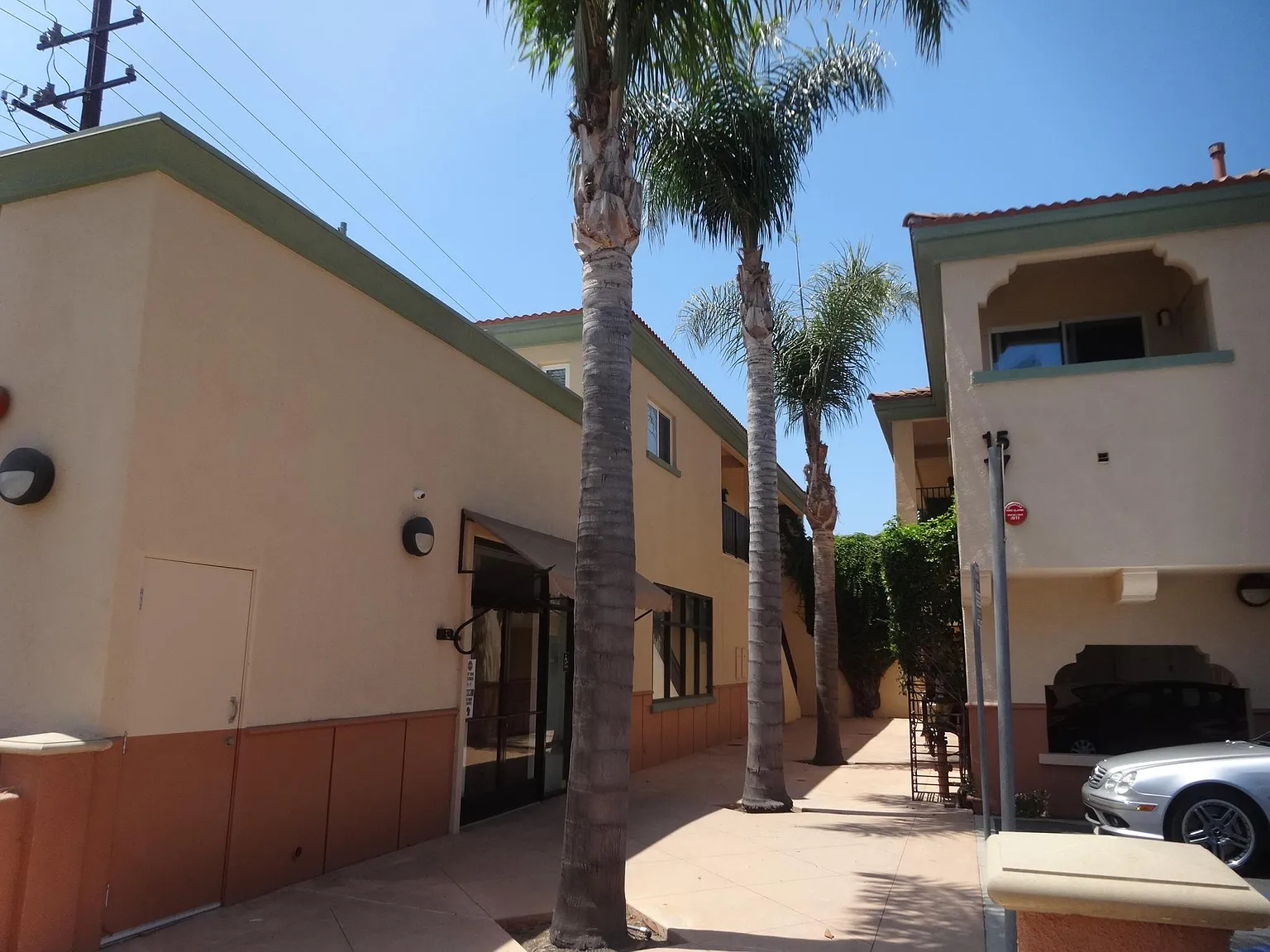 2 bed, 950 sqft, $2,750 — Photo 3