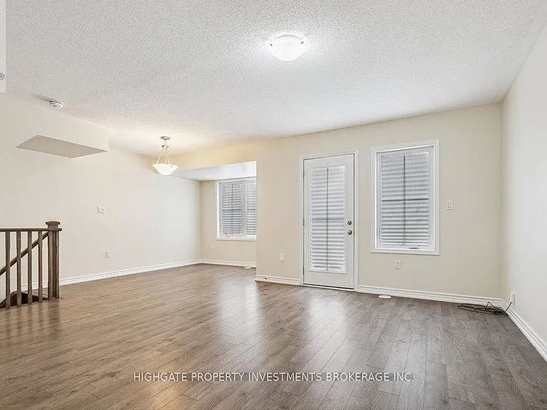 107 Lemieux Ct — Photo 8