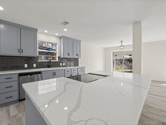 4th image of 11072 Mollylea Dr