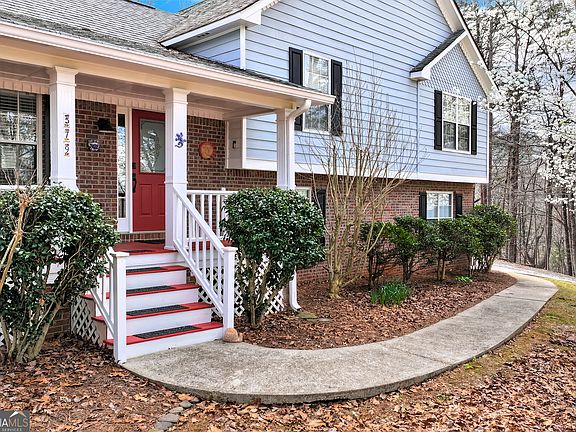 2nd image of 579 Willows Dr