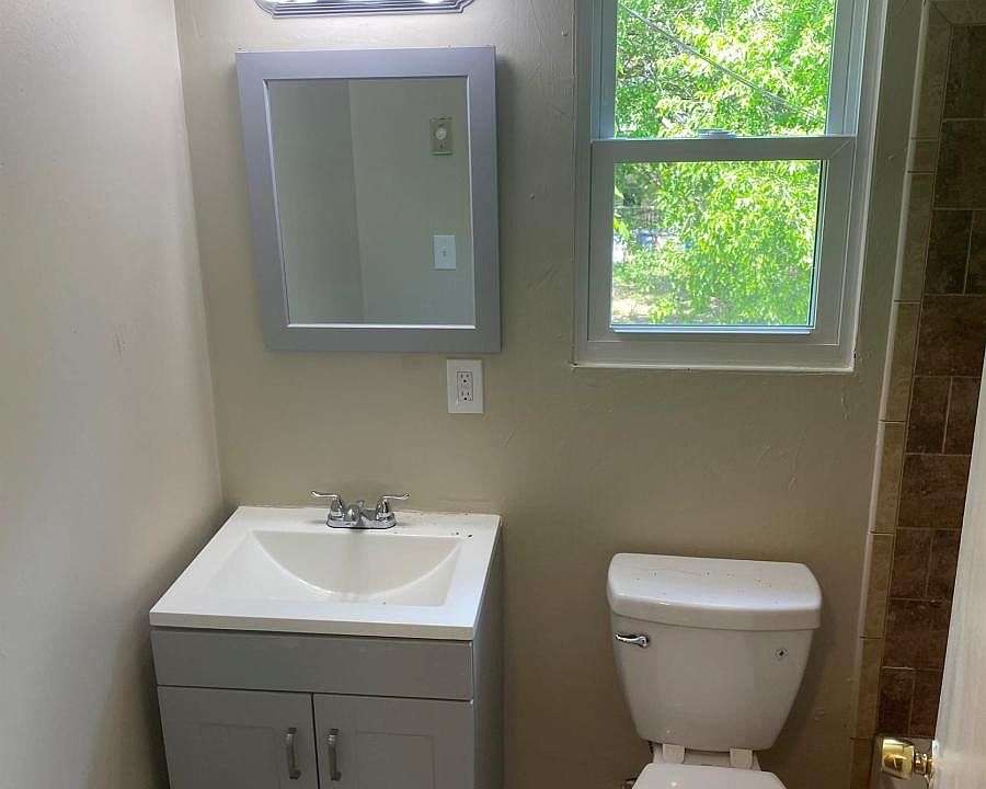 2nd image of 919 Gilmer Ave NW #919
