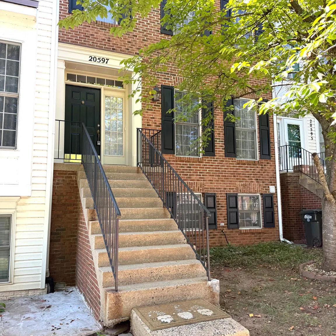 3 bed, 3.5 bath, 2304 sqft, $3,200 — Photo 1