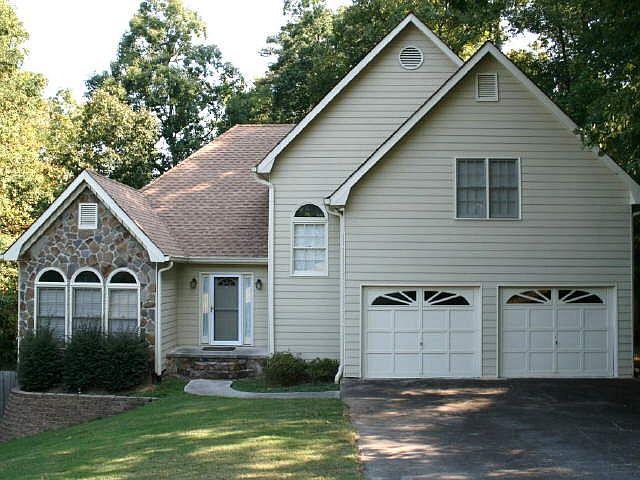 2nd image of 998 Laurel Springs Ln