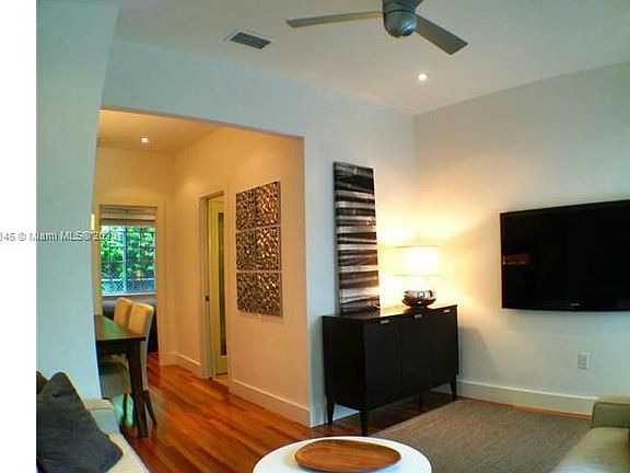 3rd image of 727 Jefferson Ave APT 3