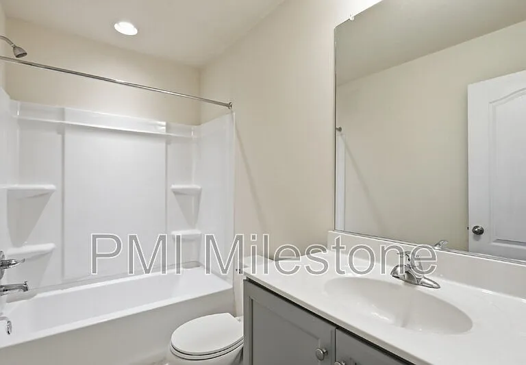 100 Bertelli Ct — Photo 36