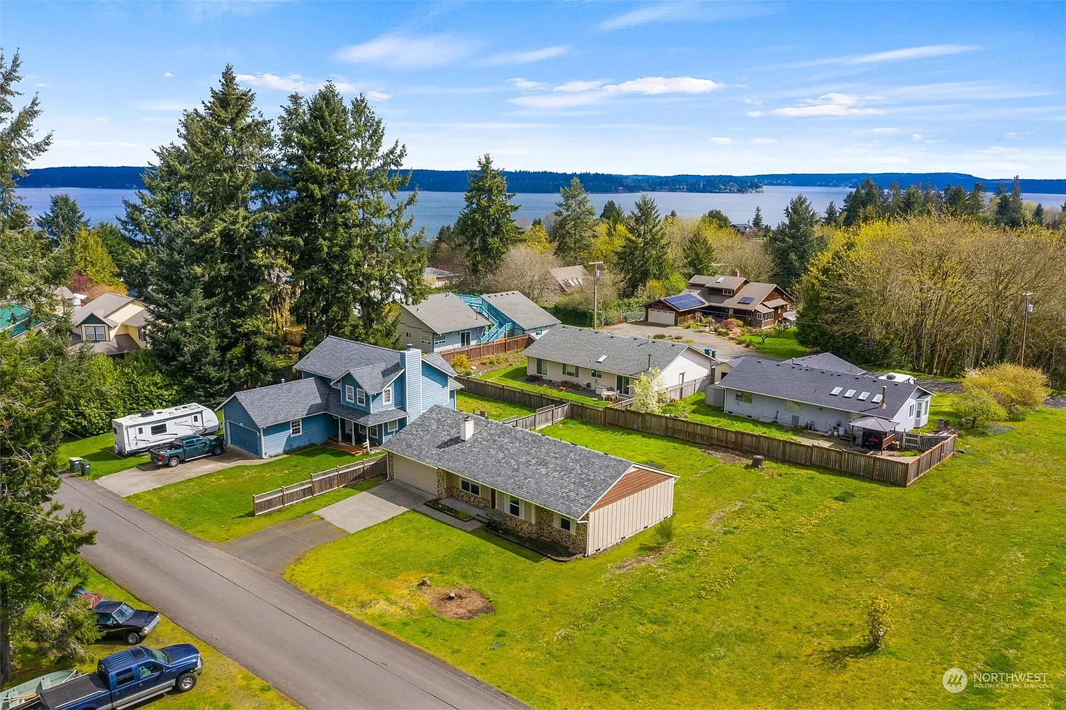 5248 Beverly Drive NE photo 1