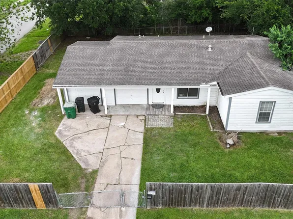 5103 Willow Glen Dr, Houston, TX 77033