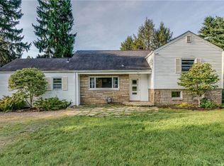 105 Mayflower Dr, Pittsburgh, PA 15238