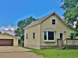 145 Pennington Ave SW, Huron, SD 57350