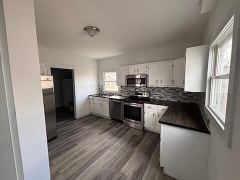 2nd image of 441 Park Ave