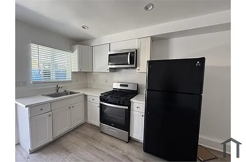 1114 W 55th St Photo 1