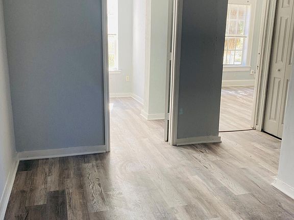 5th image of 704 Cordova Dr #0