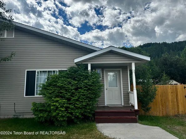 153 Alpine Dr #B, Etna, WY 83118