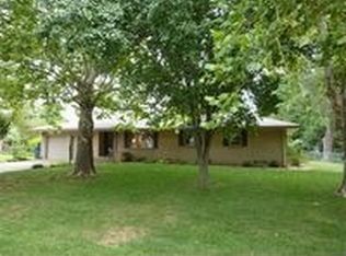2102 Northridge Rd, Hutchinson, KS 67502