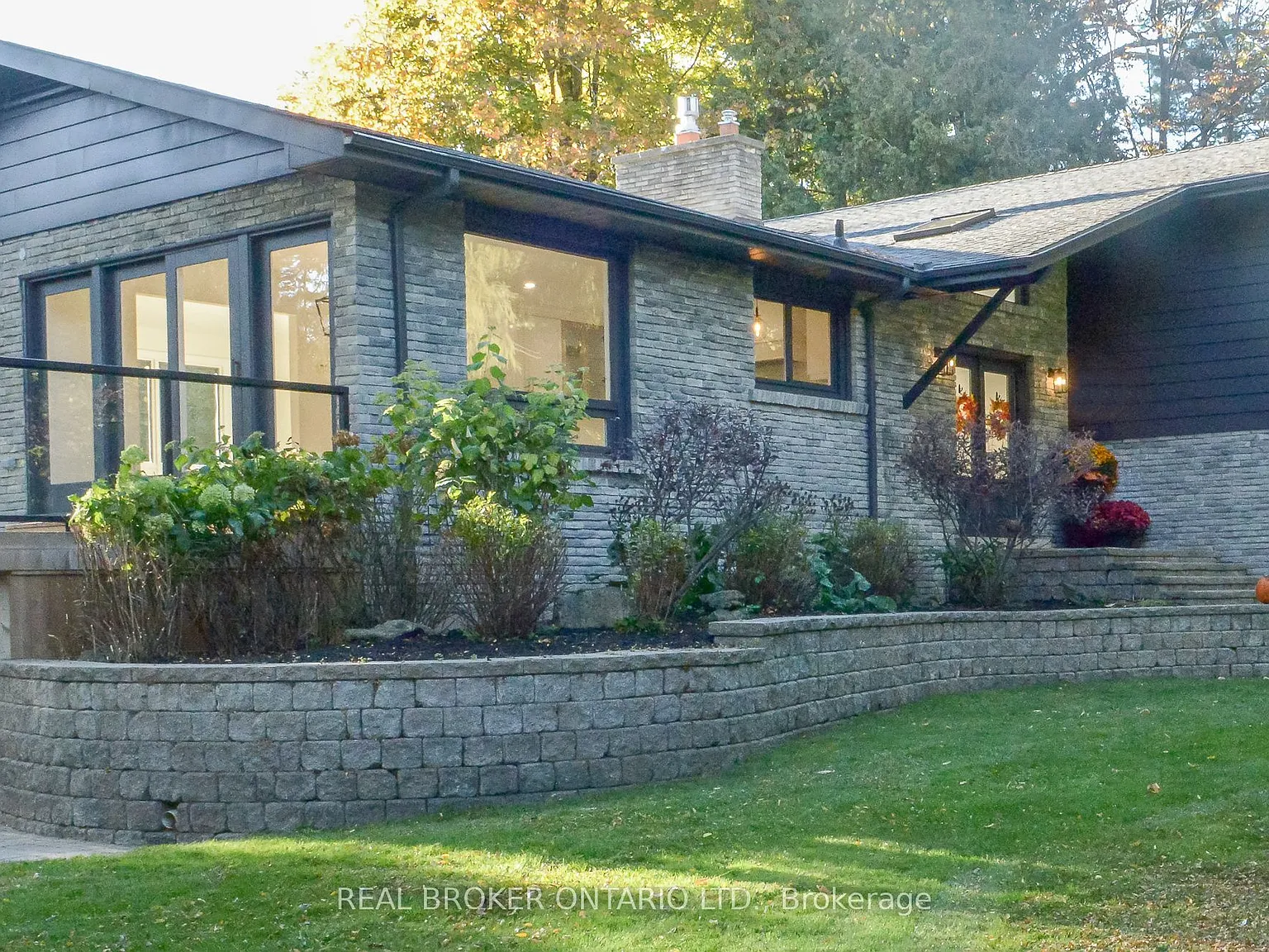 4 bed, $5,500 — Photo 2