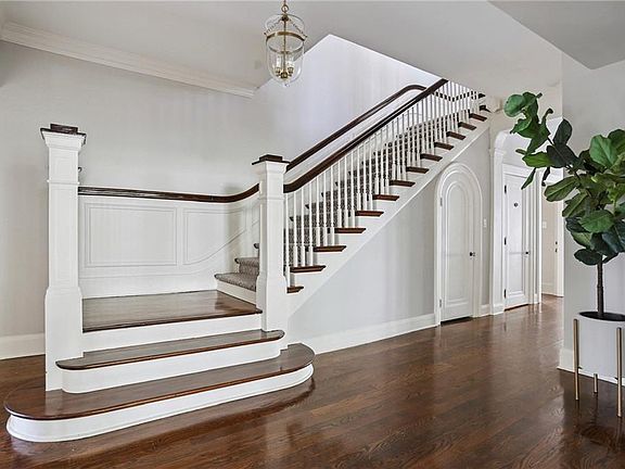 5th image of 44 Audubon Blvd