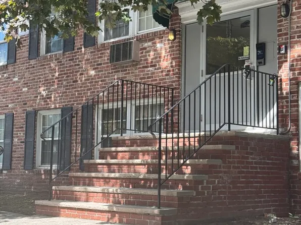 71 Mystic St APT 11, Methuen, MA 01844