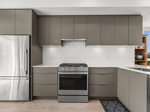 3rd image of 4292 Wolf Way #39