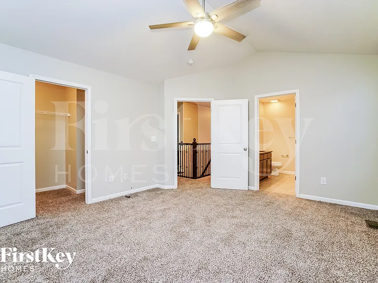 4015 Peregrine Pass Dr — Photo 10
