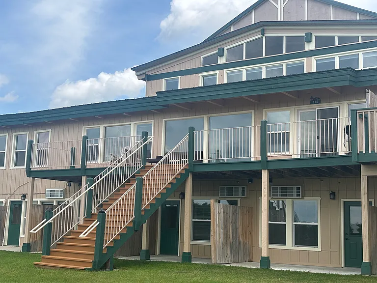 400 Quadna Mountain Rd — Photo 1