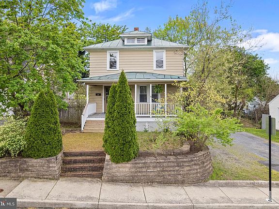 2nd image of 707 E Cork St