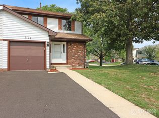 2170 Leeward Ln, Hanover Park, IL