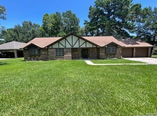 711 Baker Dr, Tomball, TX 77375