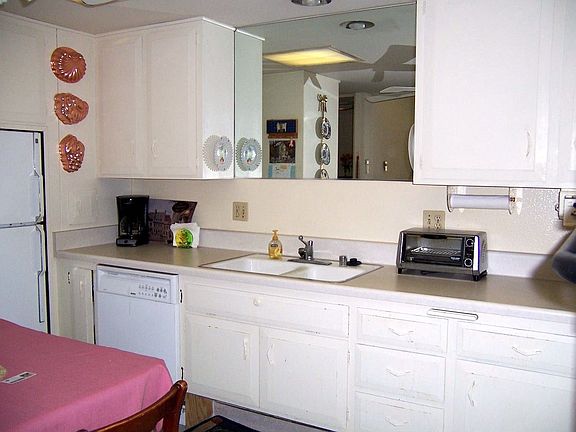 Kitchen with Dishwasher