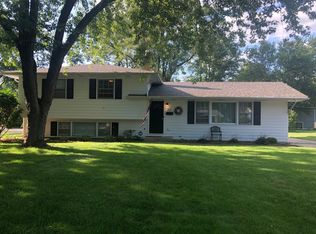311 Robin Hill Dr, Naperville, IL