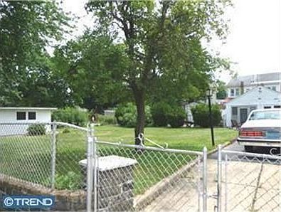 2nd image of 711 Hobart Ave