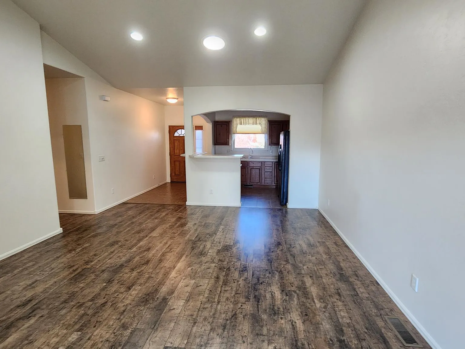 2 bed, 1229 sqft, $1,875 — Photo 4