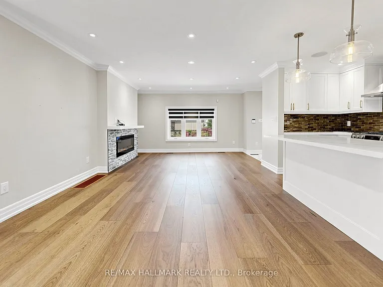 87 Fallingbrook Rd — Photo 6